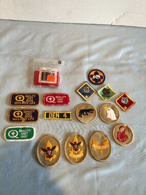 LOT of 15 Boy Scout Merit Badges, Shoulder Loop & Other Patches #F32